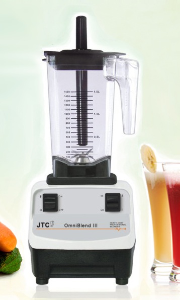 OmniBlend III blender with fresh fruit